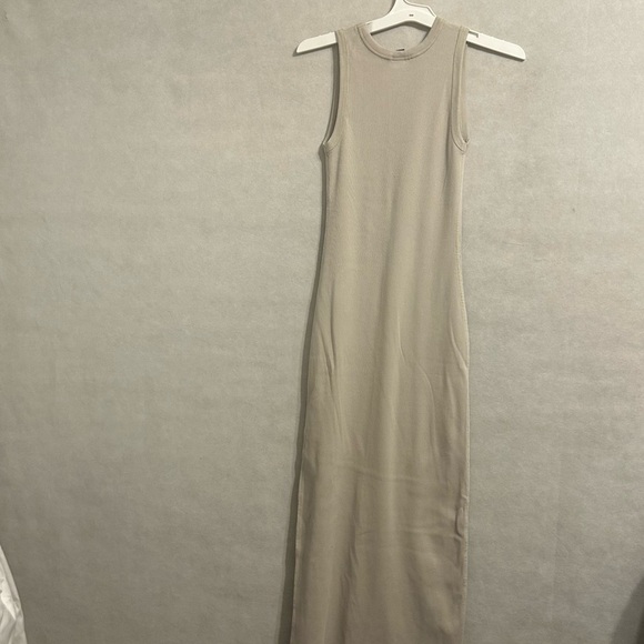 Women's Rib-Knit Maxi Bodycon Dress - Universal Thread size Medium  Taupe NWT - Picture 9 of 10